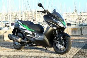 kawasaki-j300 2014